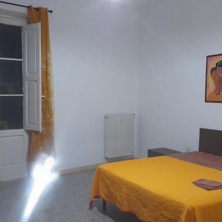 Handy San Benedetto Apartment Brindisi Bagian luar foto